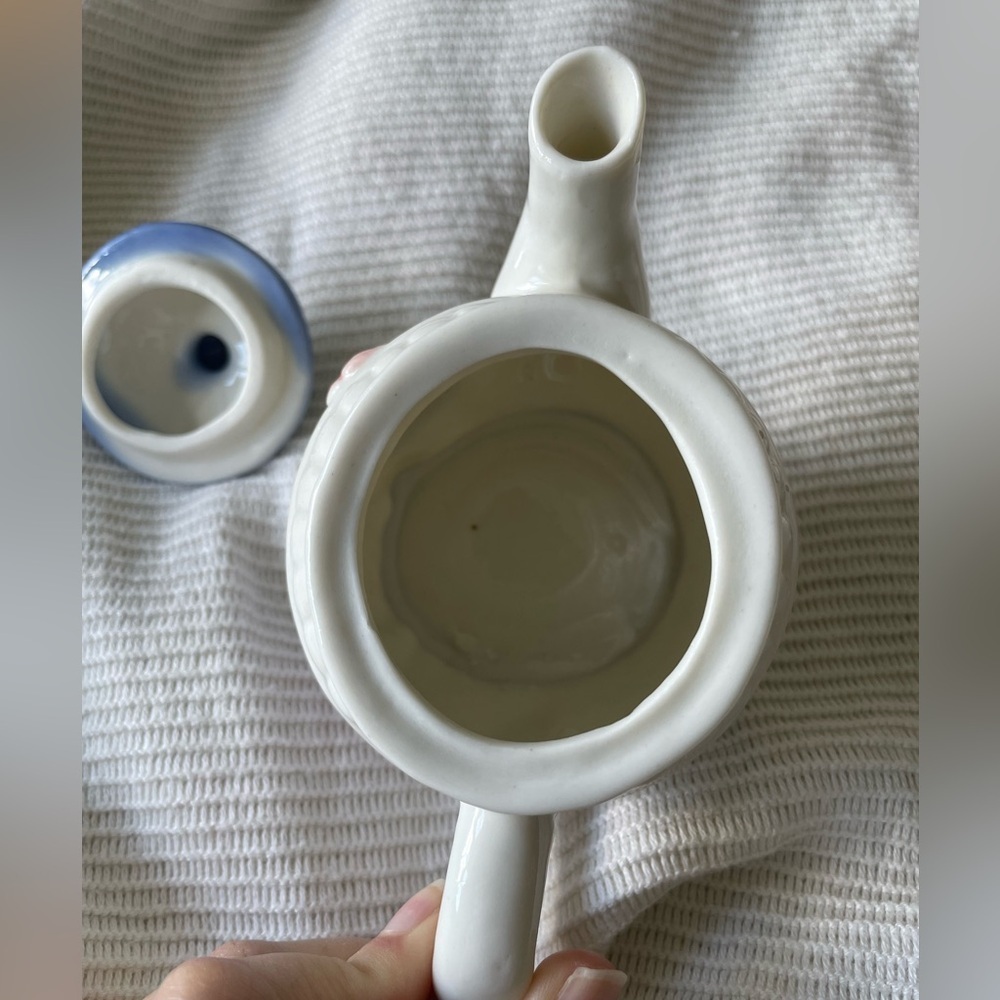 Mini Teapot 🫖 - Picture 4 of 7